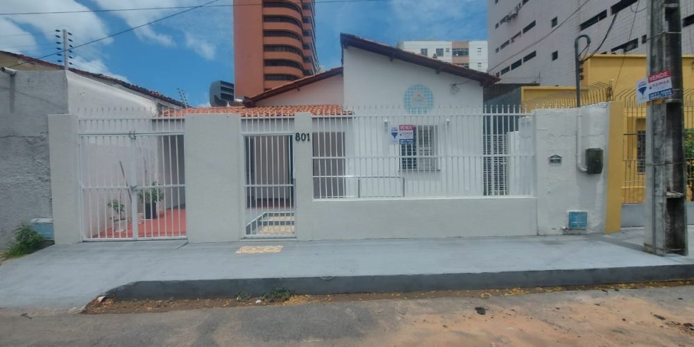 🚩Casa Afonso Celso🚩                       
 📍Rua Afonso Celso 801                                        
 🔸 187,270m²                                 
 🔸3 Quartos                           
 🔸Sala 
 🔸Cozinha                              
 🔸 Área de serviço                            
 🔸 Banheiro social           
 🚙 3 Vagas                            
                    
  💵R$ 600.000,00  
 ⚠️Material no PV⚠️                                      
 ⚠️ Visitas iniciadas⚠️