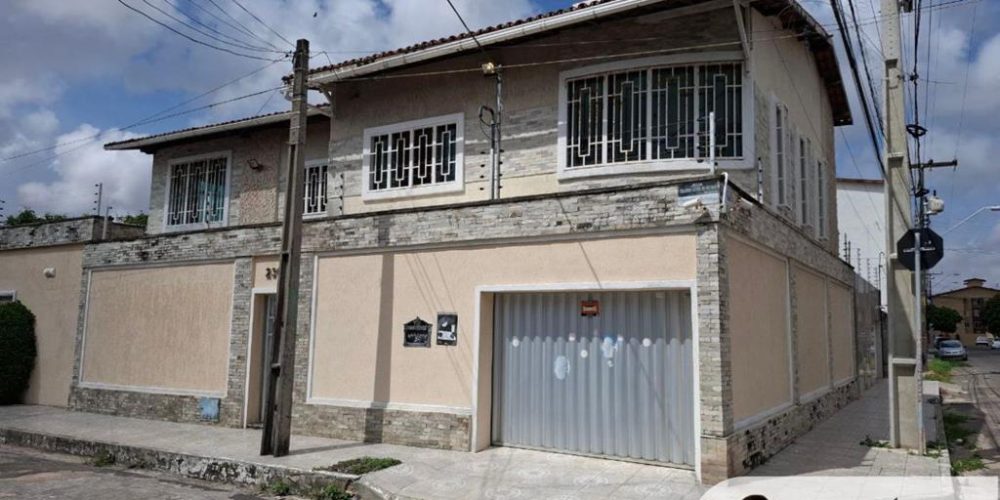 Casa à venda Cidade dos Funcionários em Fortaleza